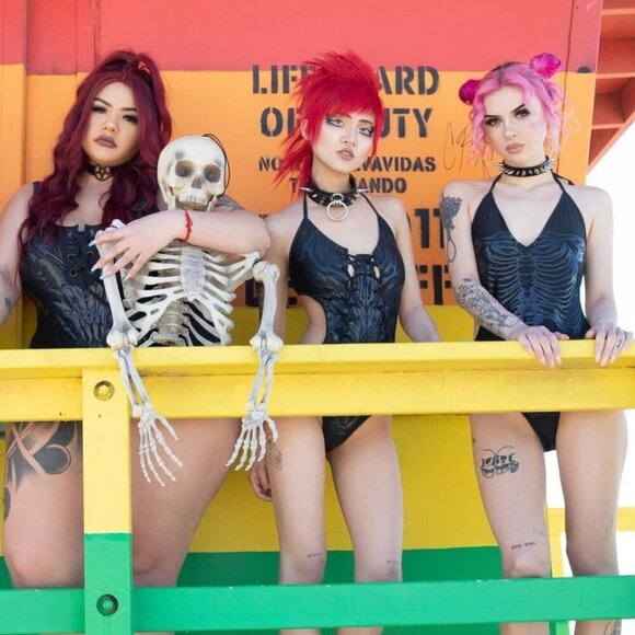 Killstar ✦ Depths of Hell One-Piece Suit ✦ Black Lace-Up Graphic Rare L NWT - Picture 6 of 8